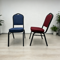 Chaise de banquet empilable de haute qualité au design moderne, avec structure en métal et pieds en fer, revêtement en tissu, pour usage commercial et hôtelier