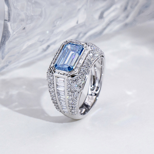 Bague de fiançailles MSR-2184 PT950 avec diamant bleu taille émeraude et accents de diamants pour femme, style luxueux - Product Image 2
