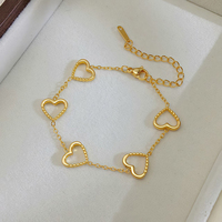 Bracelets et Joncs Femme en Acier Inoxydable Plaqué Or 18K avec Breloques Fleur Cerise Mignonnes – Vente en Gros