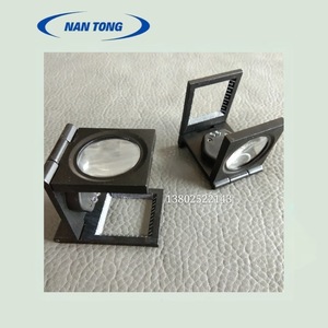 Loupe pliante Nantong 75 mm avec lentille acrylique et lumière LED pour salle d'impression - Product Image 4