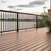 Échantillon gratuit de terrasse en plastique et bois gaufré 3D personnalisable de 140x25mm pour l'extérieur au bord du lac, finition de surface des patios imperméable brossée
