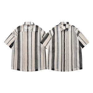 <span class=keywords><strong>Chemise</strong></span> rétro à rayures pour hommes <span class=keywords><strong>Chemise</strong></span> d'été décontractée coupe ample Style américain maille creuse à manches courtes tricotée pour l'île - Product Image 2