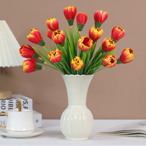 Bouquet de tulipes artificielles Ruilisi, 6 têtes, fleurs en soie, décoration de mariage et de maison - Product Image 2