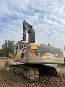 Excavatrice sur chenilles hydraulique Volvo EC220DL de 22 tonnes, d'occasion, excellente stabilité, en excellent état, disponible en stock - Product Image 4