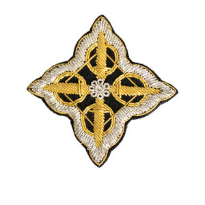 インドのシルク刺Embroideryブローチゴールドワイヤー手刺Embroideryバッジピンブレザーユニフォームショルダーカラーカスタム地金パッチ - Product Image 3