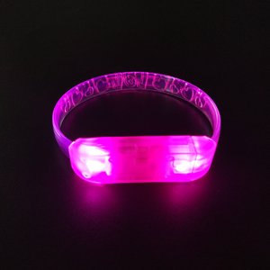 Bracelets LED avec logo personnalisé pour concert de pub, bracelets à commande vocale activés par le son lumineux pour fêtes et événements de Noël - Product Image 5