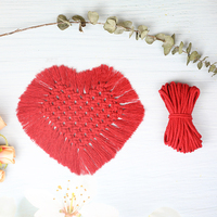 Kit de fabrication de sous-verres en macramé de luxe style nordique bohème, avec motif cœur et pompon, isolant thermique, accompagné d'un tutoriel de mariage, idéal pour un cadeau