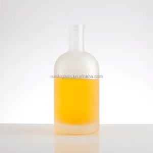 Hochwertiges Markenlogo mit individuellem Druck 700ml Wodka-Flasche aus Milchglas