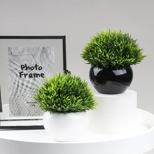 Mini piante artificiali in vasi di ceramica bosso verde erba in vaso finta pianta in vaso bianco per decorazioni da fattoria scaffale