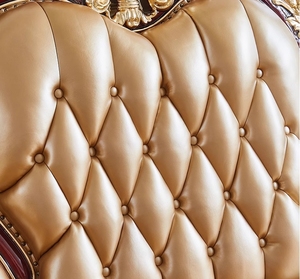 OE-FASHION divano personalizzato in stile europeo opulento: intagliato a mano, dorato in foglia d'oro e tessuto rivestito per <span class=keywords><strong>mobili</strong></span> per la casa - Product Image 4