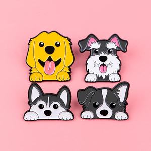 Lindo Insignia de Aleación de Zinc con Baño de Níquel Negro, Estilo Japonés Coreano, con Diseño de Perro Koki Grabado y Pintado - Product Image 1