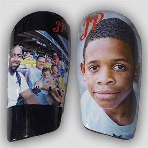 Mejor Precio, Nuevas Espinilleras de Fútbol Personalizadas con Material de Fibra de Carbono, Color y Logotipo Personalizables - Product Image 1