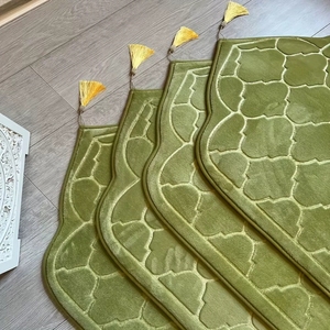 Alfombra musulmana antideslizante de espuma viscoelástica personalizada al por mayor, almohadilla de suelo de lujo suave para rodillas, Alfombra de terciopelo para la frente, alfombra de oración de regalo - Product Image 6