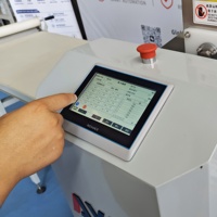 Machine automatique à rouler la pâte à pâtisserie, à plier la pâte feuilletée avec système de pliage et d'enrobage automatique de la farine