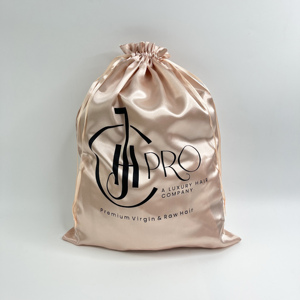 Bolsa de satén personalizada con cordón para champán, con logo impreso en negro, bolsa de almacenamiento de lujo de seda y satén para pelucas y extensiones de cabello. - Product Image 2
