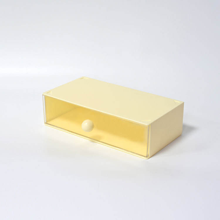 boîte de rangement jaune