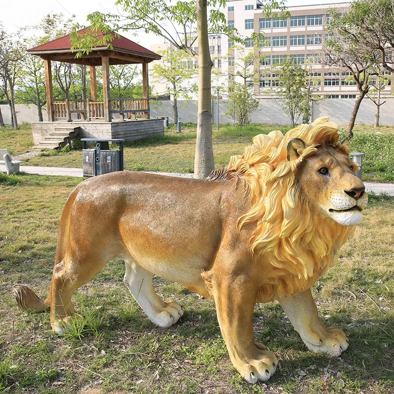 Reçine heykel özel yaşam boyutu aslan heykeli özelleştirilmiş el yapımı Safari sahne fiberglas 3d vahşi hayvanlar heykel