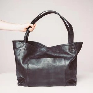 Sac fourre-tout décontracté pour femme avec fermeture éclair, grande capacité, poches souples en PU, nouveau style tendance, sac à bandoulière - Product Image 4