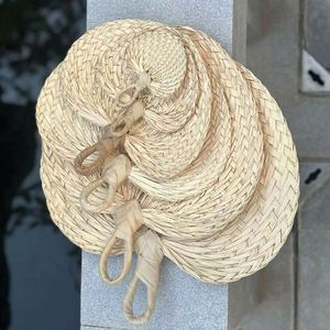 Abanicos Tejidos de Paja de Bambú y Rafia Natural, Hechos a Mano en China, Color Natural, para el Verano - Product Image 3