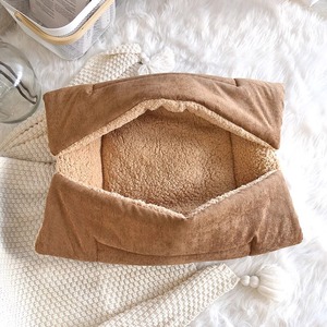 Cama con cojín para mascotas compacta sostenible de dos caras disponible nueva cama única de lujo divertida y estética Premium para perros y gatos - Product Image 4