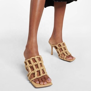 Sandales à talons hauts fins pour femmes, design mode, à bout carré ouvert, avec nœud tressé et découpes, mules à enfiler pour l'extérieur - Product Image 2