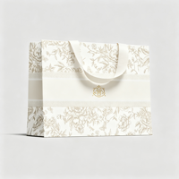 Sac en carton ivoire recyclable avec poignée en ruban à sangle intérieure 190-230 g/m² Logo personnalisé pour emballage cadeau