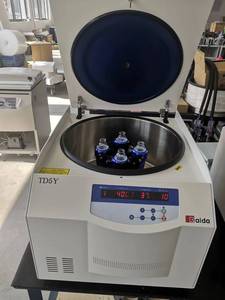 Benchtop ASTM D96 D4007 4X100 Ml Phương Pháp Kiểm Tra Sưởi Ấm Dầu Thô Kiểm Tra Máy Ly Tâm Cho Lĩnh Vực Dầu - Product Image 3