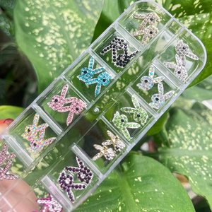Decorazioni per Unghie 3D a Forma di Coniglio Kawaii, Cristalli e Strass, Accessori in Metallo per Manicure Fai-da-Te - Product Image 3