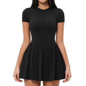 Nouvelle Robe <span class=keywords><strong>de</strong></span> Tennis 2026 à Demi-Zip Manches Courtes Coupe Trapèze Taille Ajustée Séchage Rapide avec Poches Latérales Effet Seconde Peau pour le Tennis et le Pickleball - Product Image 3