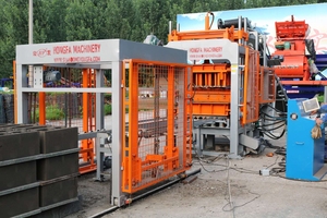 Machine à briques automatique HF Qtj 5-<span class=keywords><strong>15</strong></span> produisant des agglomérés 20: 200 mm X 200 mm X 500 mm (épaisseur 20 <span class=keywords><strong>cm</strong></span> X hauteur 20 <span class=keywords><strong>cm</strong></span> X longueur 50 <span class=keywords><strong>cm</strong></span>) - Product Image 3