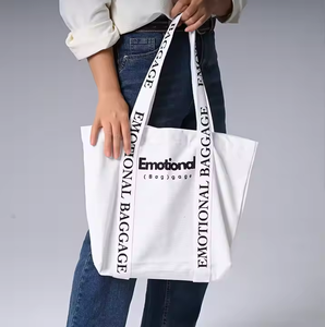 Moda ASA personalizada impresa nueva bolsa de lona de empalme etiqueta personalizada correa de hombro bolso de mano con letras impresas - Product Image 1