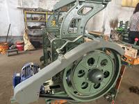 Machine à tisser de puissance avec métier à tisser de boîte à langer automatique à navette