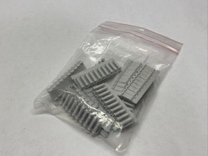 1SNK900611R0000 Porte-marqueurs de fils UMH, paquet de 10 - Product Image 2