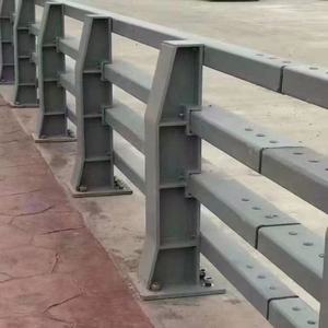 Barrera de tráfico de barandilla de metal galvanizado en caliente de alta resistencia para carretera - Product Image 1