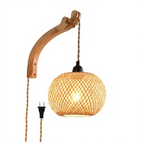 Applique murale moderne en osier et rotin tissé à la main, corps de lampe en bois, abat-jour beige pour salon et chambre à coucher