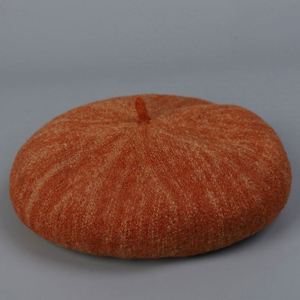 Béret en laine tricoté pour femme, collection Automne-Hiver 2025, décontracté, chaud, tendance, couleur dégradée, style peintre - Product Image 6