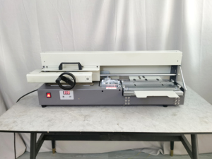 Mesin Penjilid Lem Manual A4 Heavy Duty 320mm untuk Buku Kertas Tebal dengan Konstruksi Logam dan Ketebalan 40mm - Product Image 2