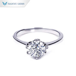 แหวนเงินแท้ 925 ประดับเพชรโมอิสซาไนต์ทรงบริลเลียนท์คัต 0.5 กะรัต และ 1 กะรัต จาก Tianyu ดีไซน์หรูหรา ประณีต เหมาะสำหรับเป็นเครื่องประดับขอแต่งงานสำหรับผู้หญิง - Product Image 1