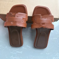 Sandales plates respirantes pour femmes, à bout rond, en cuir véritable, semelle extérieure en caoutchouc, à enfiler, confortables, à brides croisées, pour les soirées