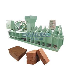 Machine d'emballage semi-automatique pour blocs de tourbe de coco hydrauliques, pression réglable 800 kN, taille de bloc adaptable - Product Image 1