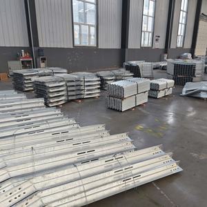 Bras croisé en acier galvanisé à chaud matériel de ligne de poteau bras croisé électrique d'angle en acier - Product Image 3