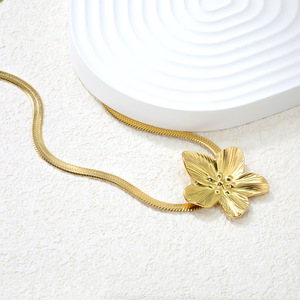 Collier pendentif fleur en alliage de zinc couleur or et argent, bijou de fête, chaîne de clavicule pour femme, accessoire de mode - Product Image 3