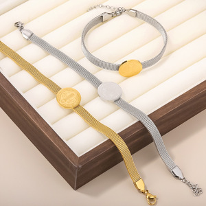 Bracelet Saint Benoît plaqué or 18 carats, bracelet de montre pour père exorciste, protection divine, bijoux religieux - Product Image 2