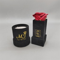 Boîtes cadeaux en velours rondes et carrées avec logo personnalisé en feuille d'or mat recyclée pour la présentation de fleurs de la Saint-Valentin