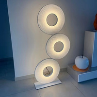 Lampe de sol d'ambiance de style moderne romantique français, décoration créative artistique, simple, circulaire, en tissu blanc