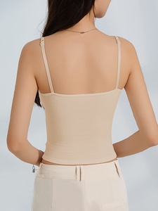 Top <span class=keywords><strong>Canotta</strong></span> da Donna OEM all'ingrosso, senza cuciture, modellante, casual, <span class=keywords><strong>con</strong></span> <span class=keywords><strong>spalline</strong></span> regolabili, reggiseno integrato a costine, modello corto - Product Image 4