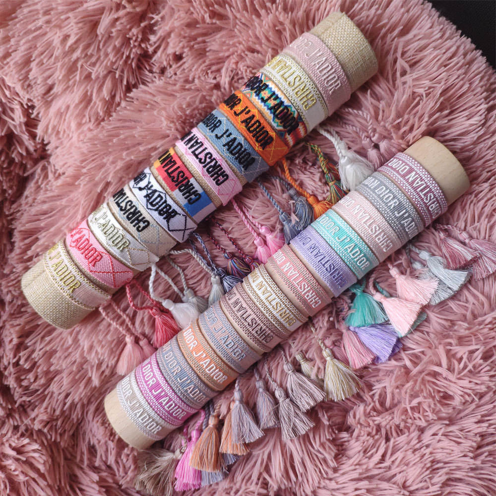 Encuentre el mejor fabricante de bordadora pulseras y bordadora de pulseras para el mercado de hablantes de spanish en alibaba.com