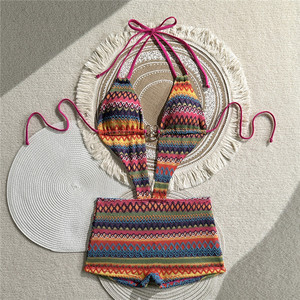 Combinaison de plage dos nu pour femme, style bohème, imprimé géométrique, avec short intégré et découpes, monokini - Product Image 4
