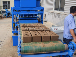 Machine à blocs de <span class=keywords><strong>terre</strong></span> compressée hydraulique automatique QMR4-10 en promotion au Népal - Product Image 4