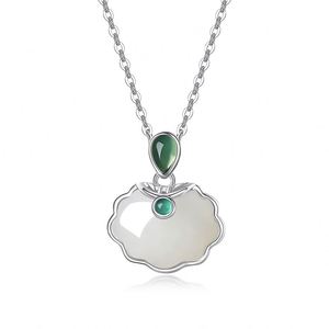Collier pendentif en jade Hetian avec locket en argent sterling rhodié plaqué or 18 carats, style traditionnel chinois Dylam, pour femmes - Product Image 1